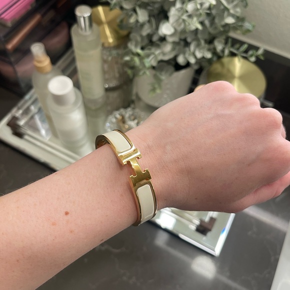 AUTHENTIC Hermès Clic H Gold and Crème Bracelet - Picture 3 of 4